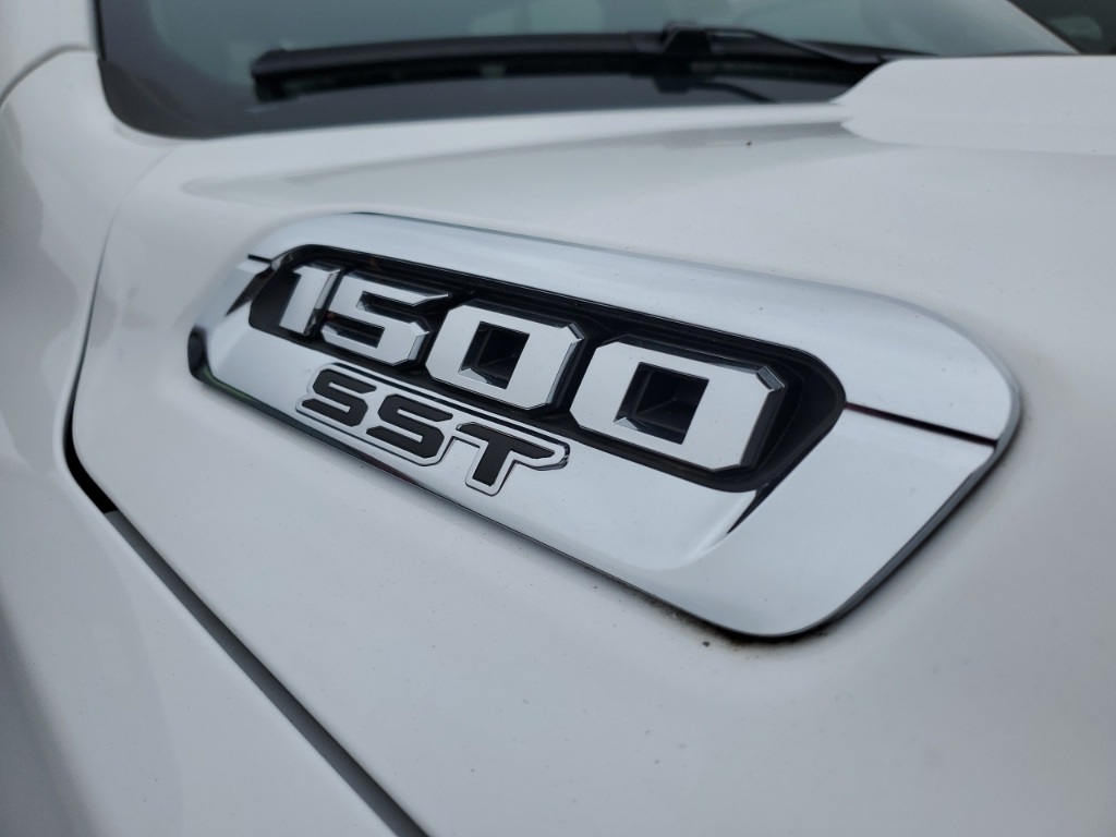 2025 Ram 1500 Laramie photo 4