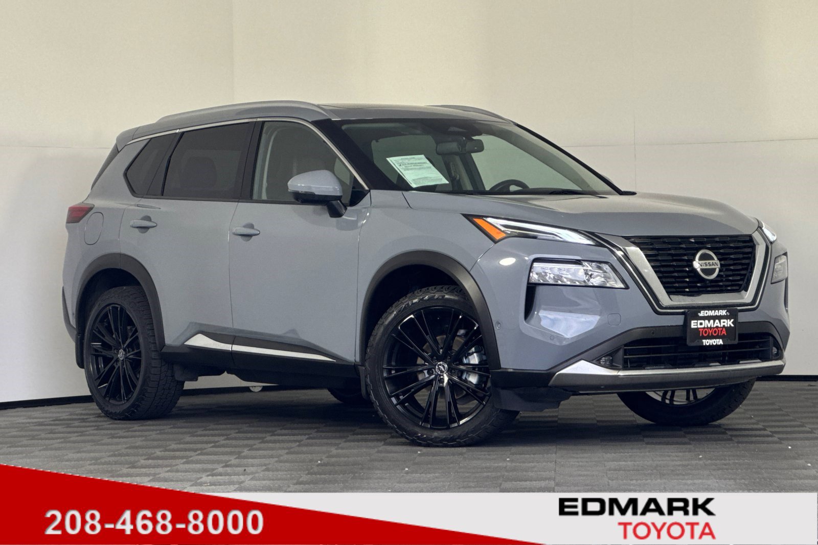 2021 Nissan Rogue Platinum's photo