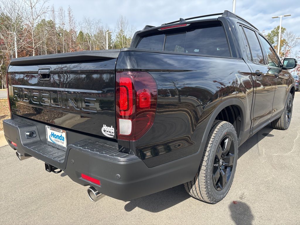 2026 Honda Ridgeline Black Edition photo 4