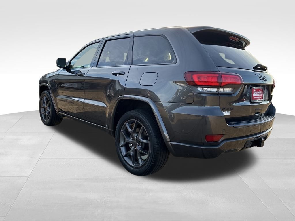 2021 Jeep Grand Cherokee Anniversary Edition photo 3