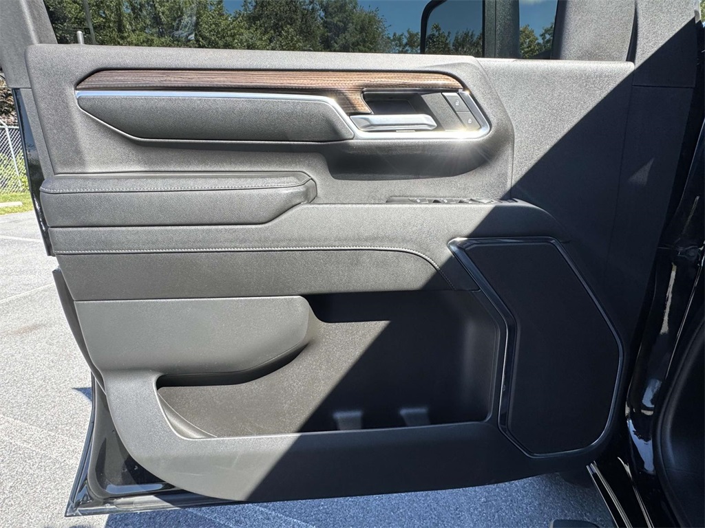 2024 Chevrolet Silverado 3500HD LT photo 23