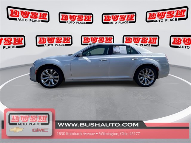 2019 Chrysler 300 Touring L photo 7