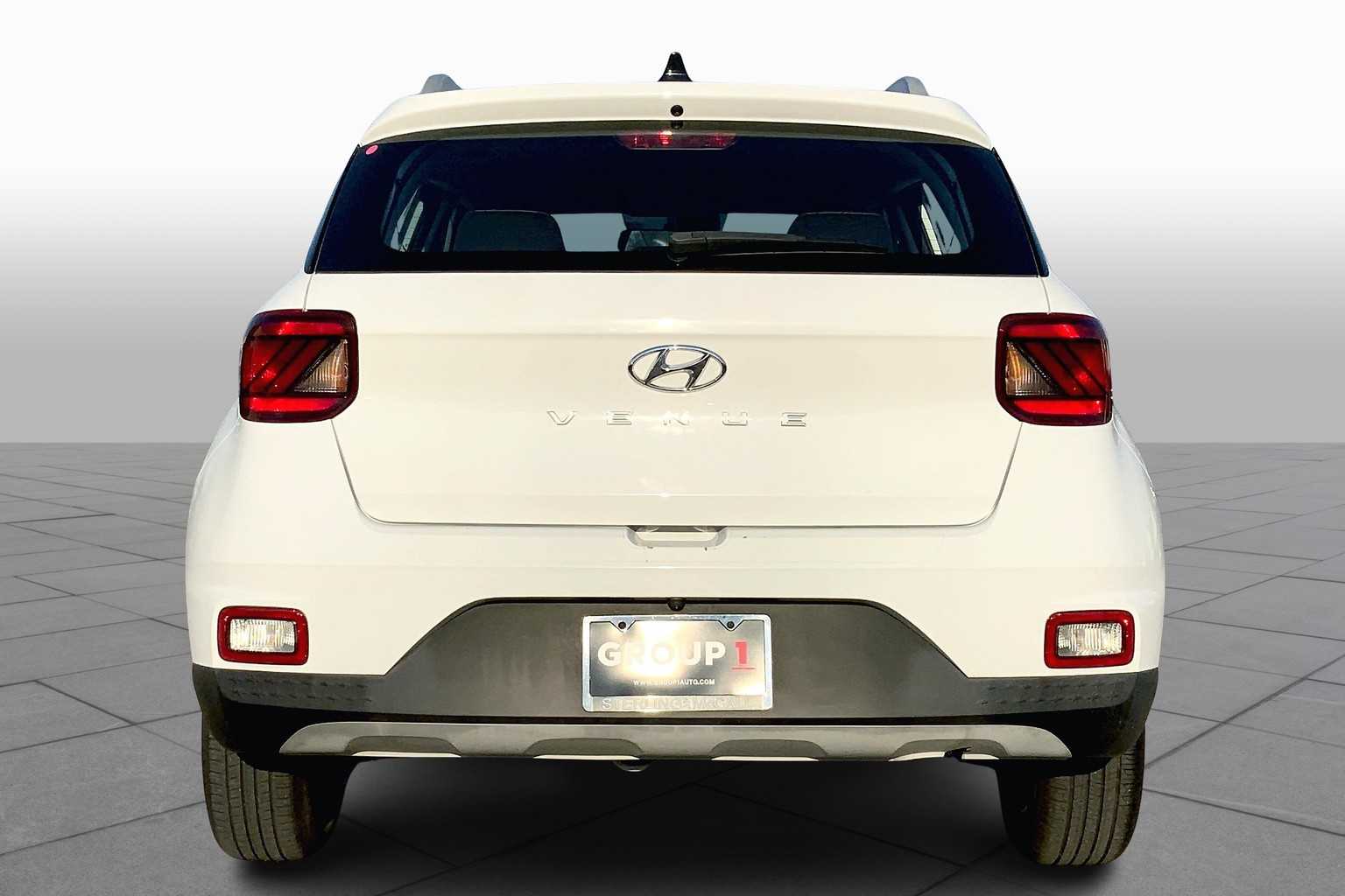 2020 Hyundai Venue SEL photo 4