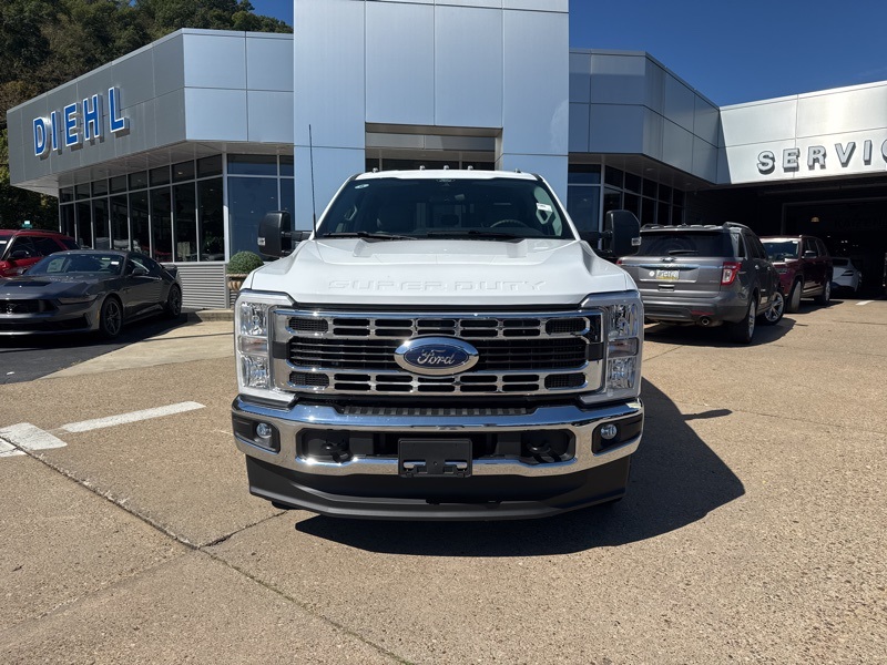 2026 Ford F-350 photo 2