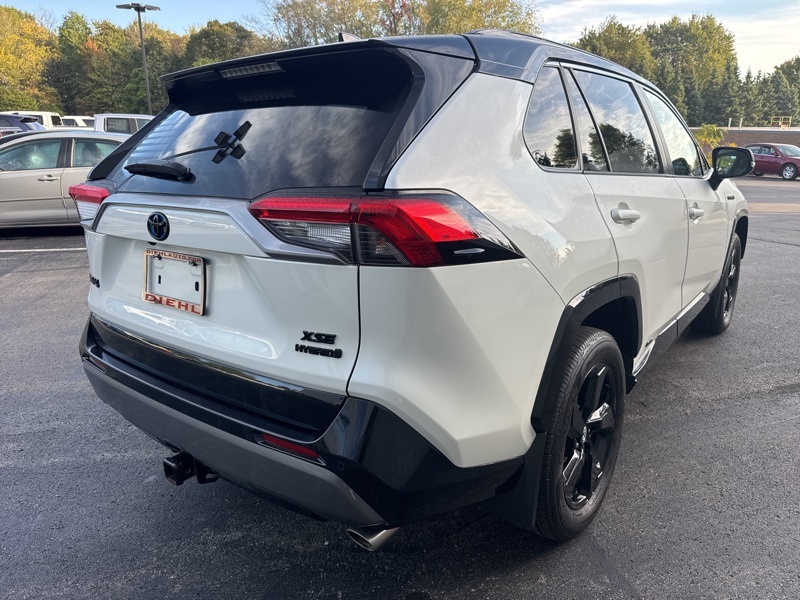 2021 Toyota RAV4 Hybrid XSE photo 3