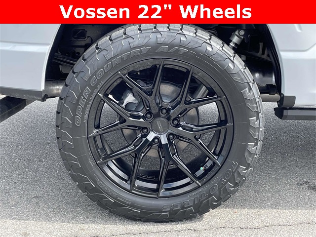 2025 Ford F-150 Platinum photo 2