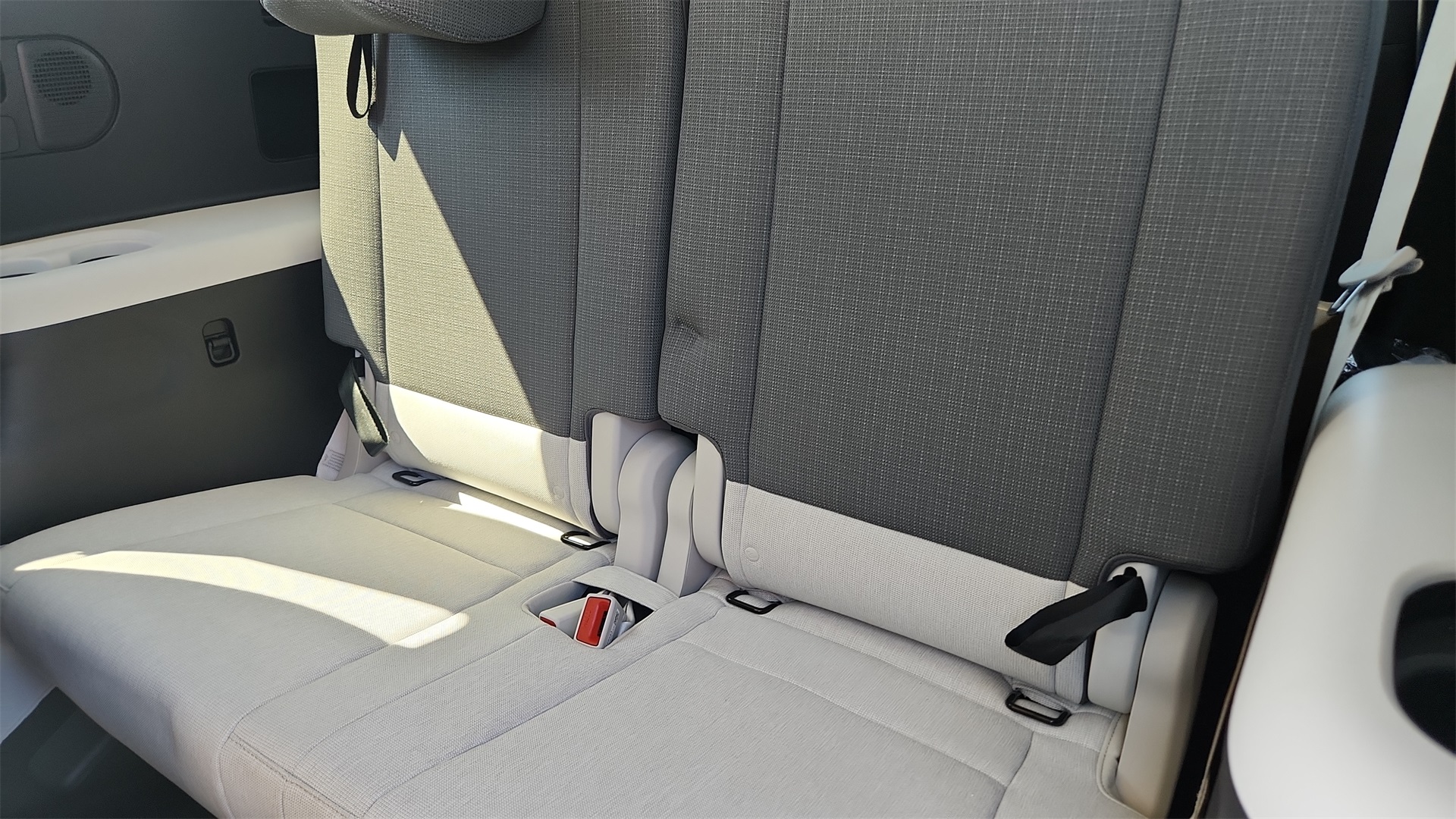 2026 Hyundai Ioniq SE photo 24