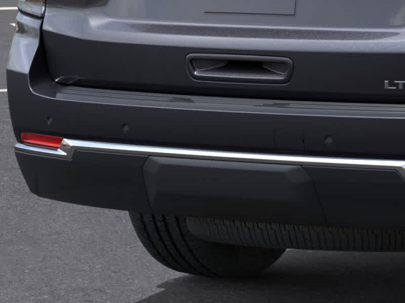 2025 Chevrolet Suburban LT photo 13