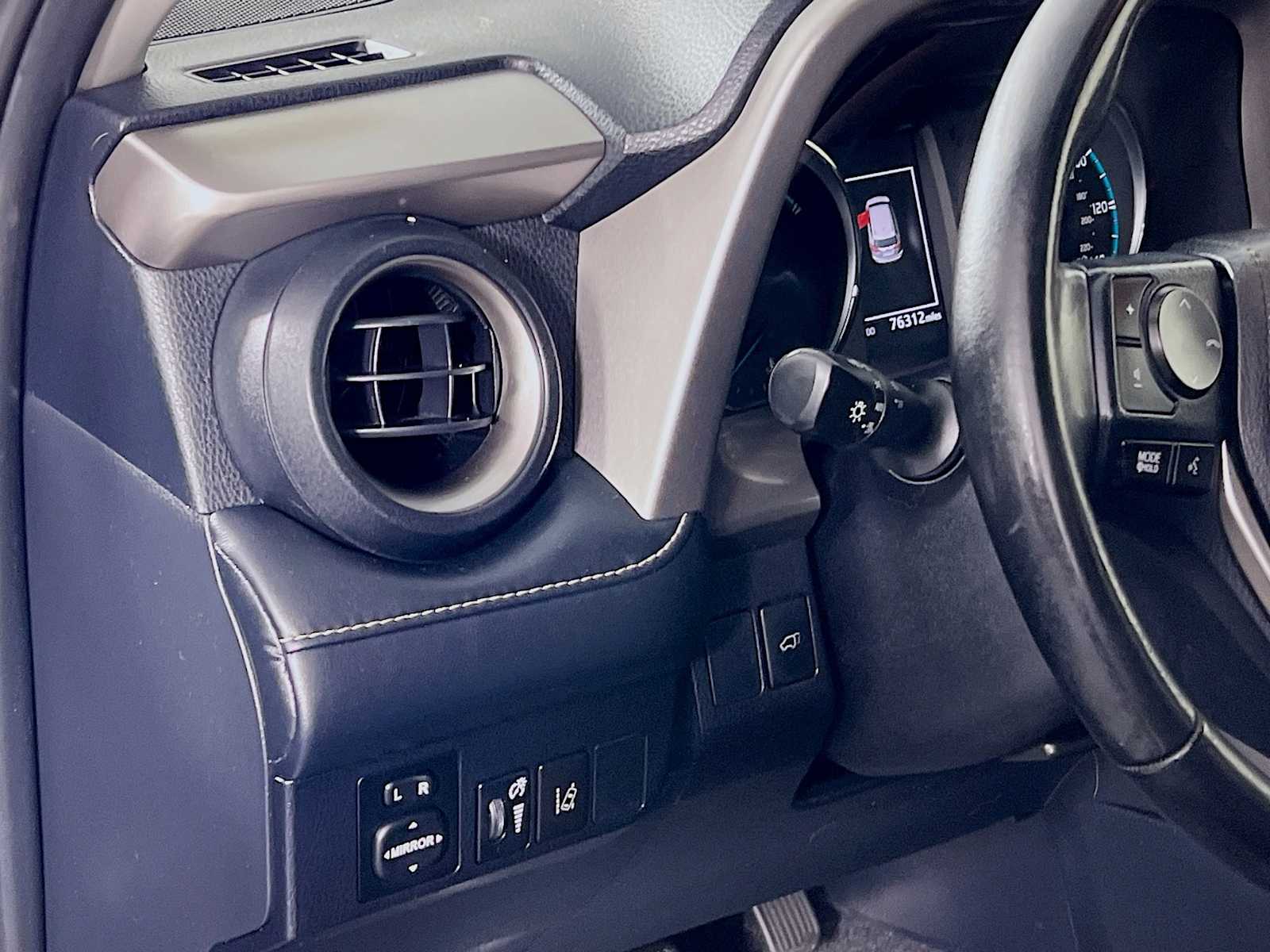 2018 Toyota RAV4 Hybrid Limited photo 10