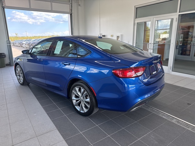 2016 Chrysler 200 S photo 3