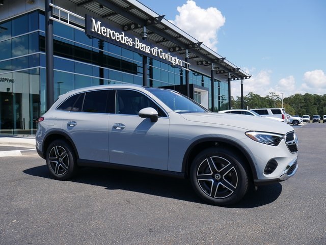 2026 Mercedes Benz GLC 300 photo 3