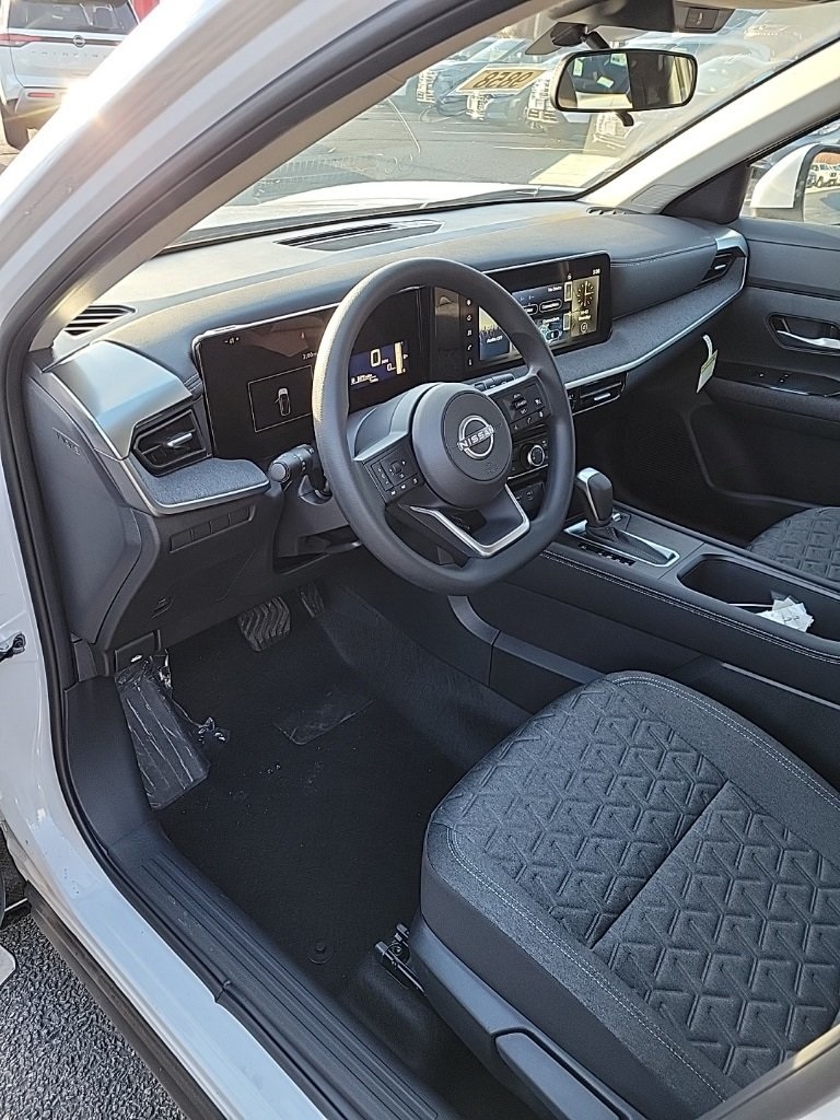 2025 Nissan Kicks SV photo 20