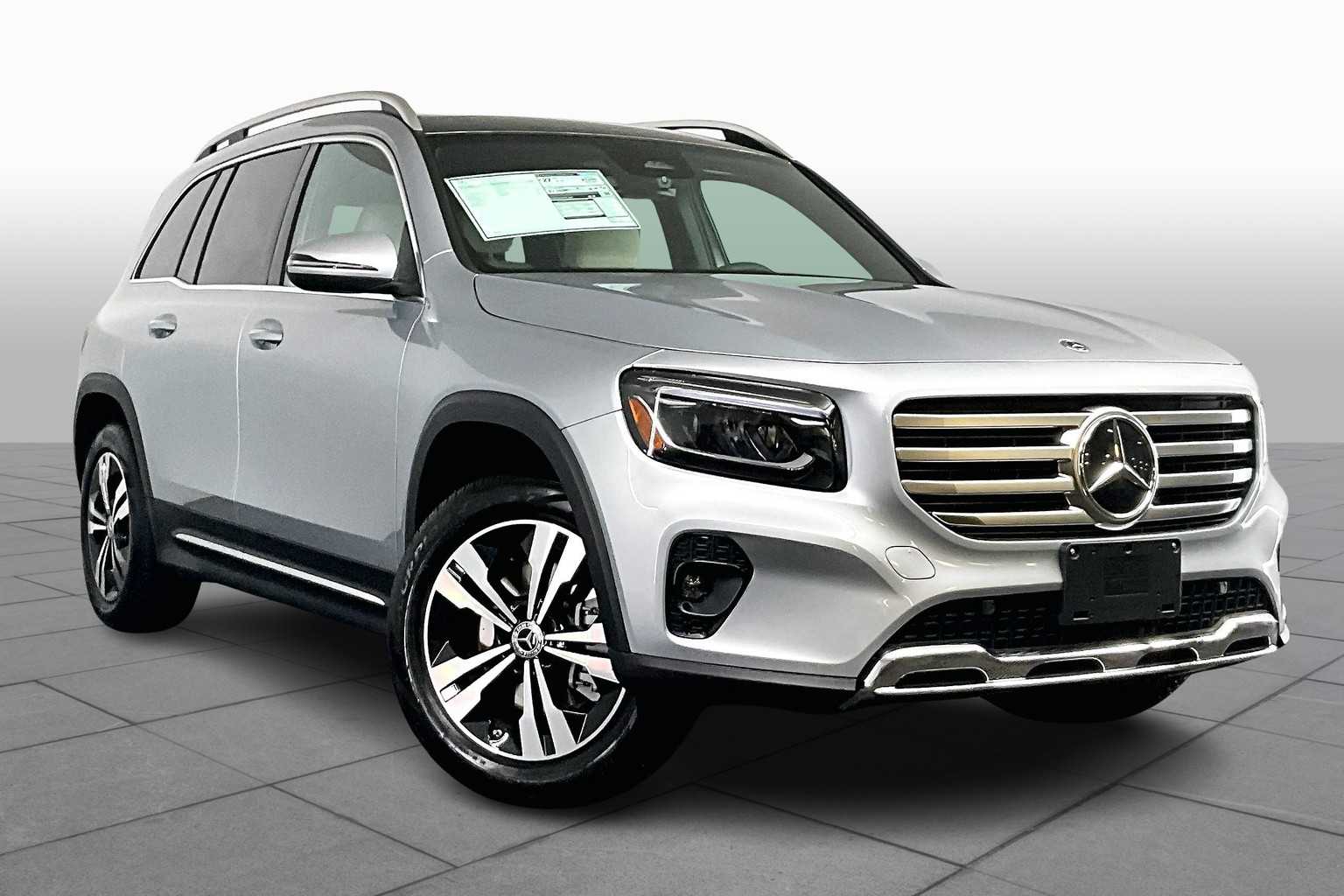 2026 Mercedes Benz GLB 250 4MATIC photo 2