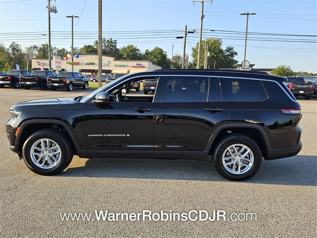 2025 Jeep Grand Cherokee Laredo photo 4