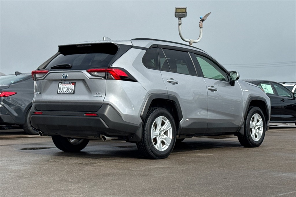 2019 Toyota RAV4 Hybrid LE photo 4