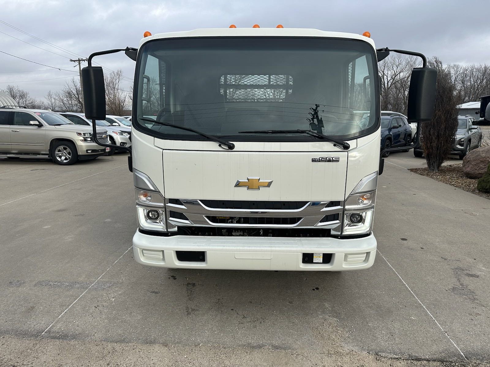 2025 Chevrolet Silverado 4500HD photo 2