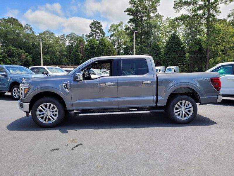 2025 Ford F-150 Lariat photo 4