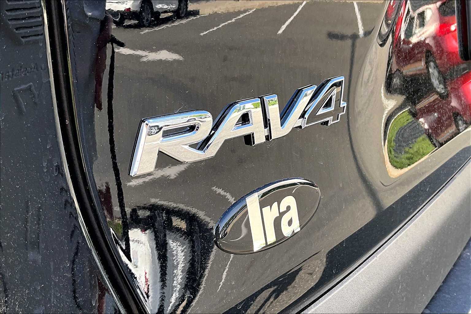 2025 Toyota RAV4 XLE photo 13