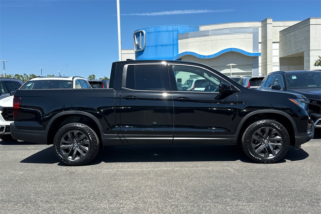2025 Honda Ridgeline Sport photo 3