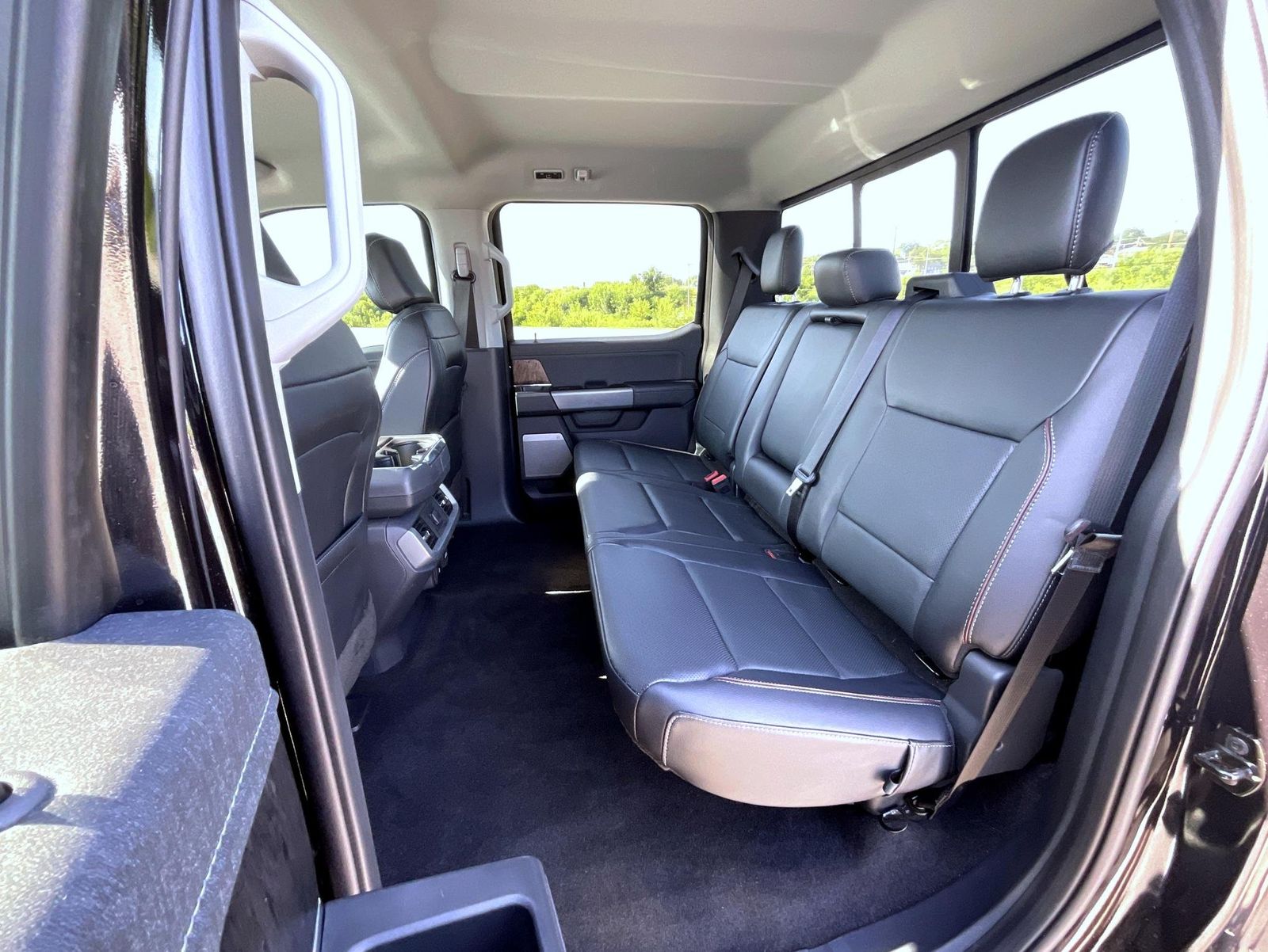 2022 Ford F-150 Lariat photo 19