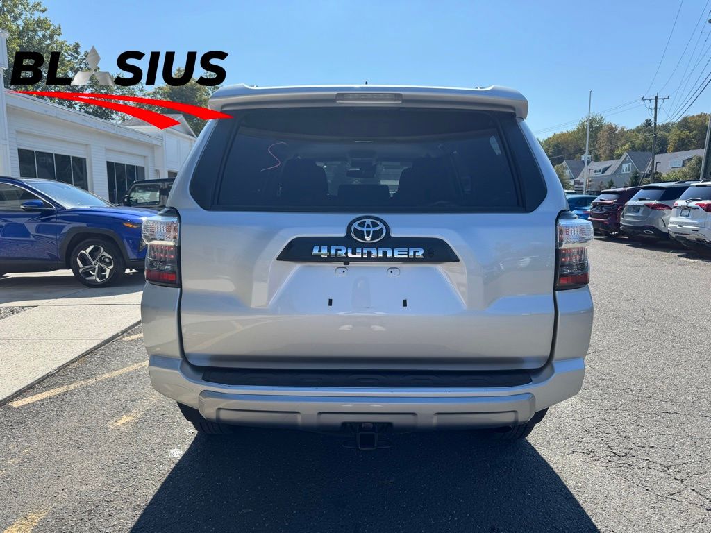 2024 Toyota 4Runner TRD Off-Road photo 3