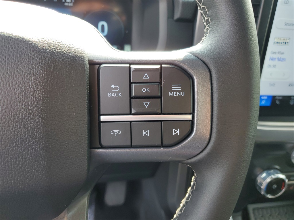 2025 Ford F-150 XLT photo 3