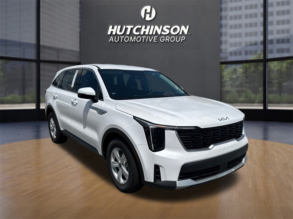 2025 Kia Sorento LX's photo