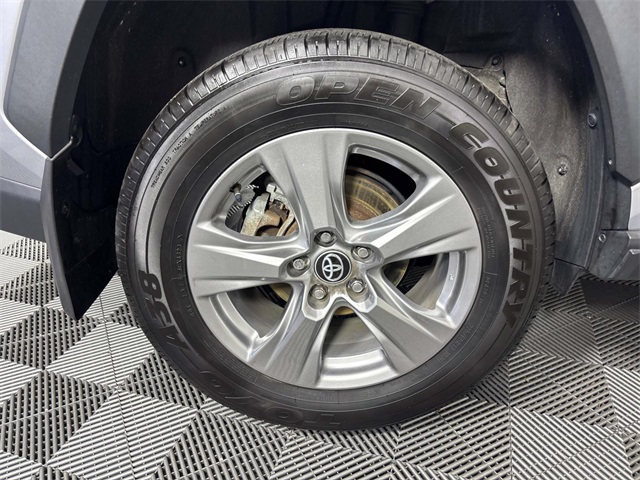 2024 Toyota RAV4 XLE photo 26