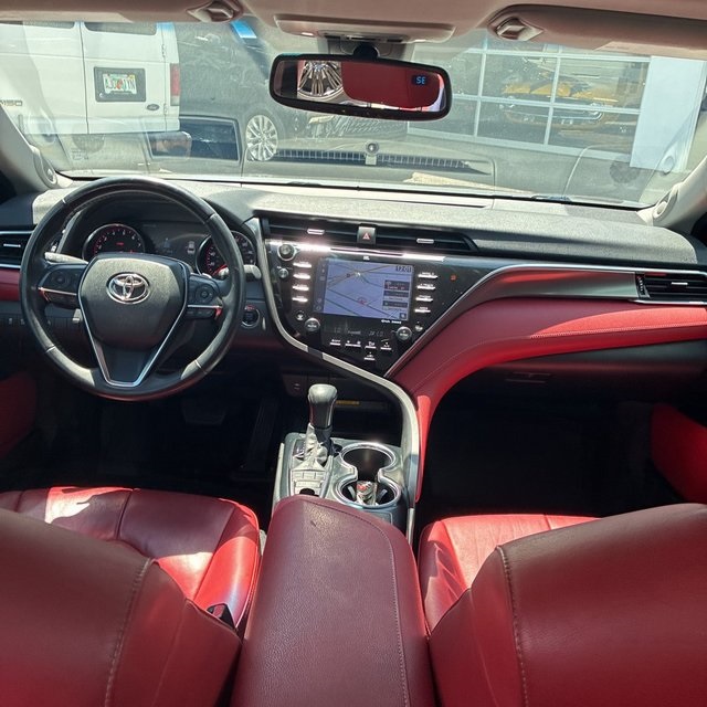 2018 Toyota Camry XSE V6 photo 8