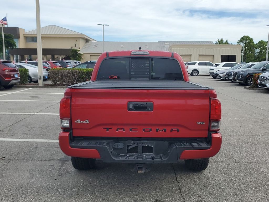 2022 Toyota Tacoma SR5 photo 12