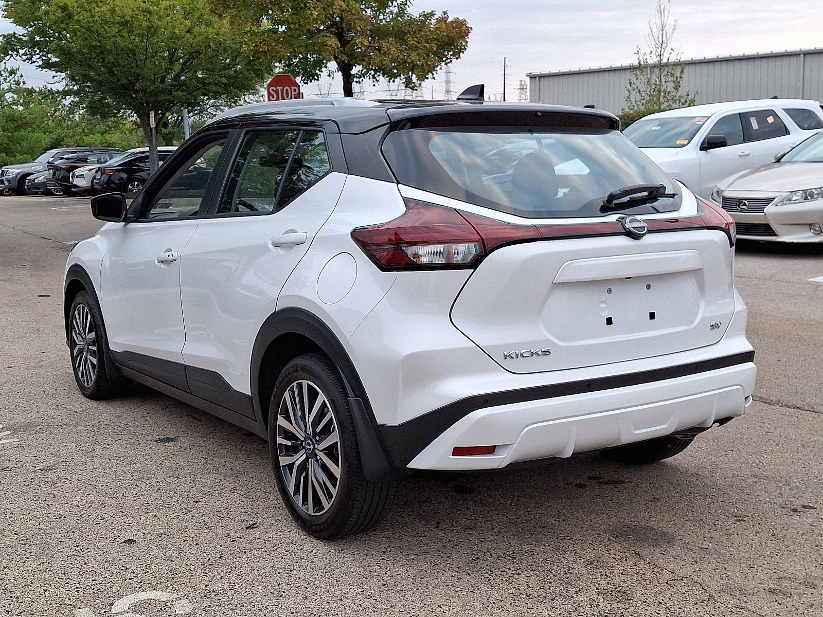 2023 Nissan Kicks SV photo 3