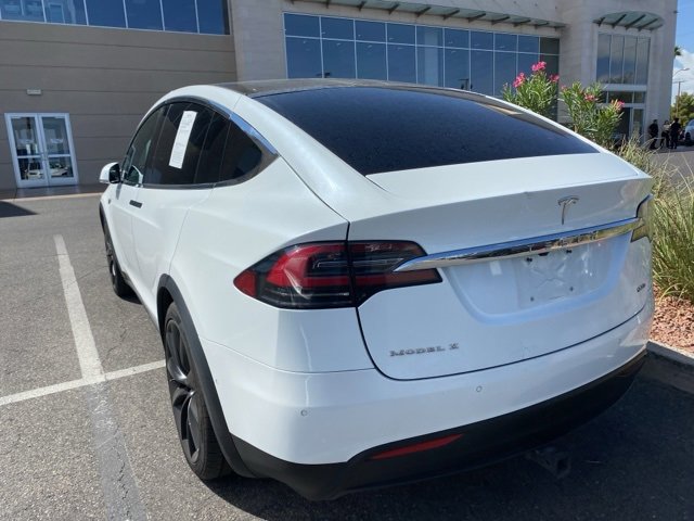 2016 Tesla Model X 90D photo 2