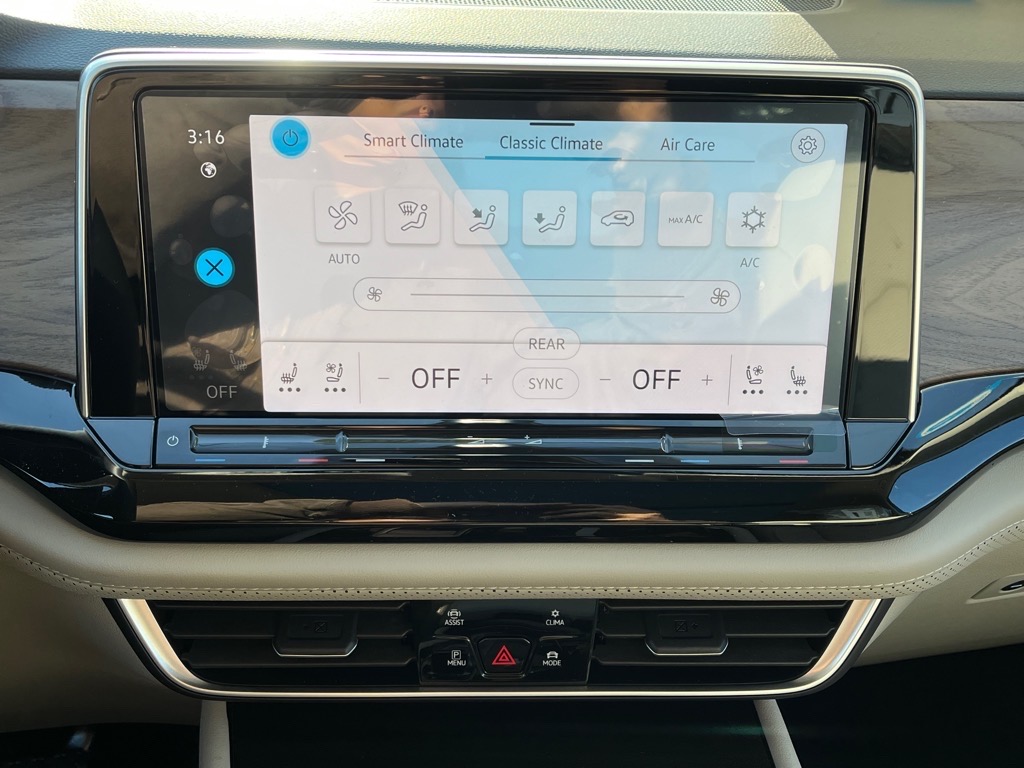 2025 Volkswagen Atlas SE Technology photo 11