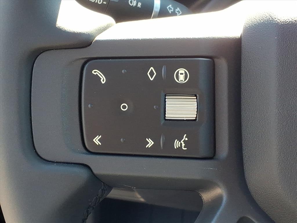 2025 Land Rover Defender 110 S photo 15