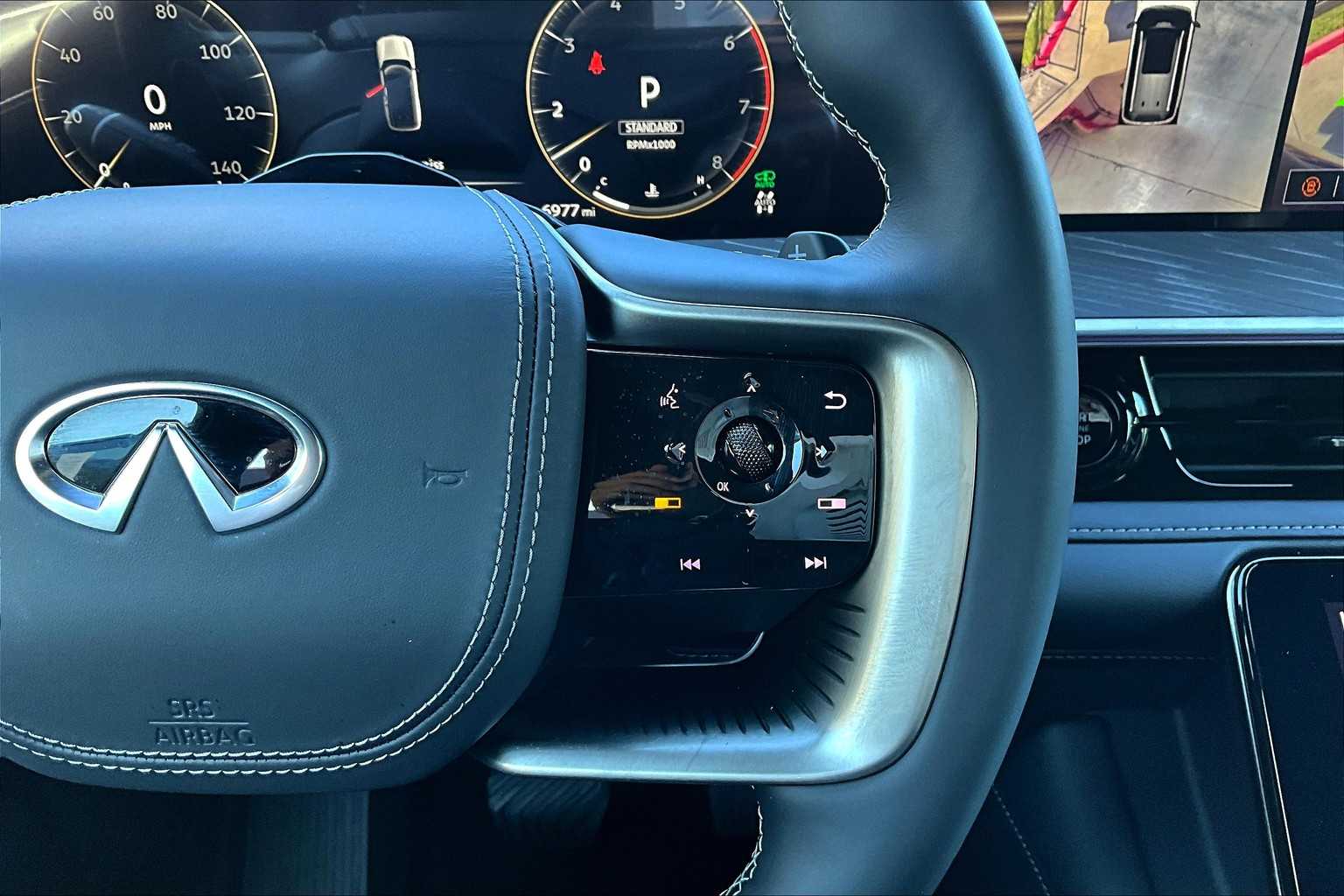 2025 Infiniti QX80 photo 21