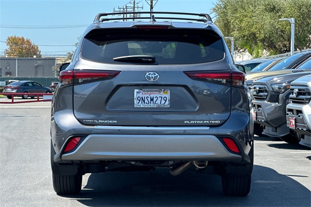 2024 Toyota Highlander Platinum photo 5