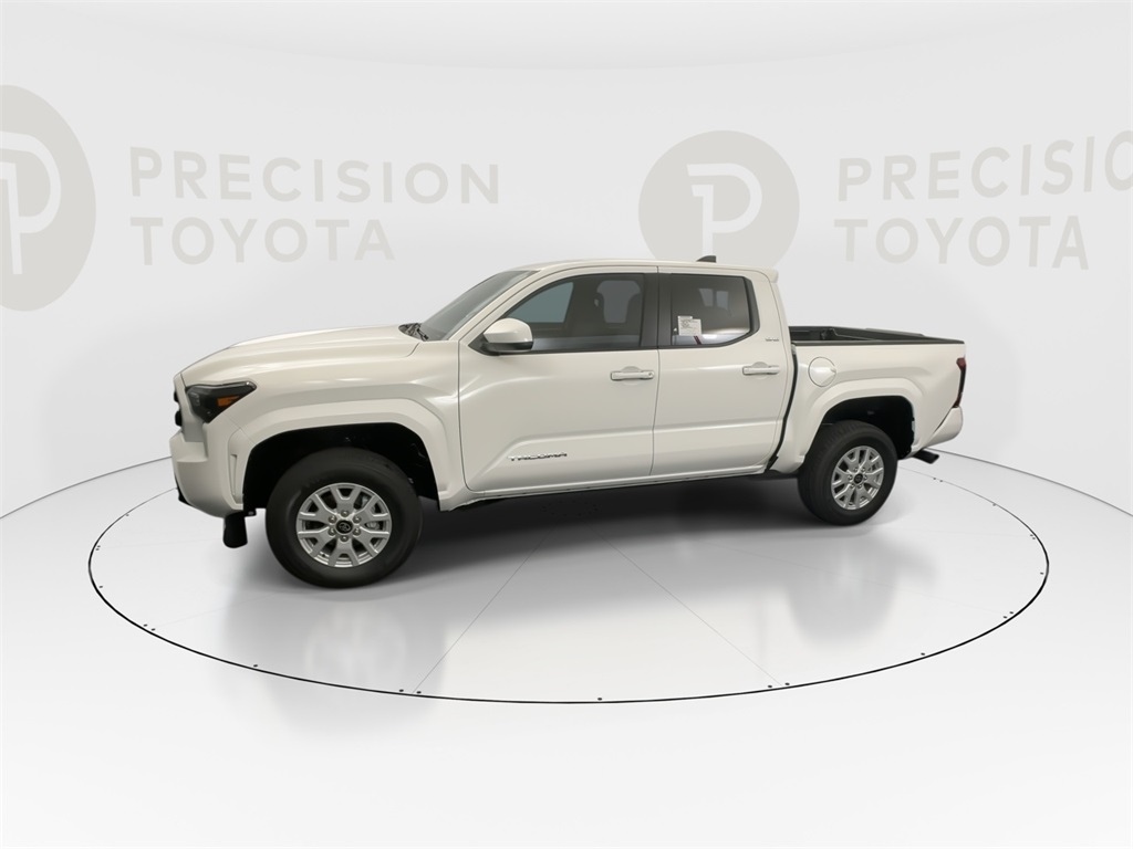 2025 Toyota Tacoma SR5 photo 8