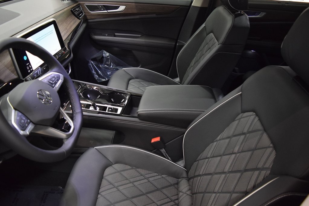 2025 Volkswagen Atlas SEL Premium R-Line photo 2