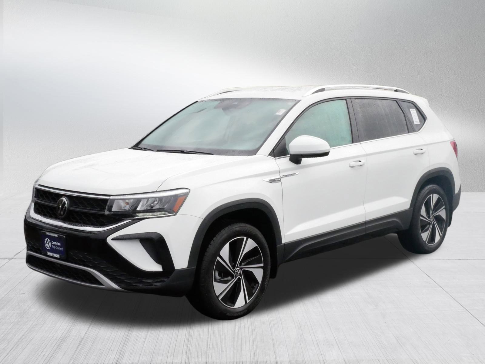 2024 Volkswagen Taos SE photo 3