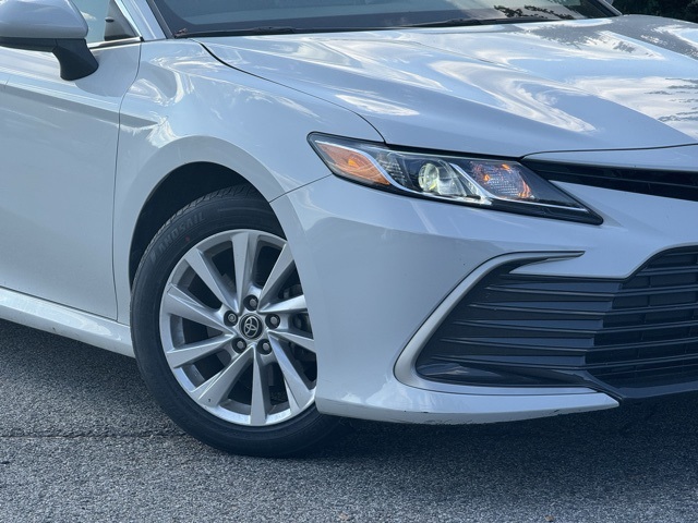 2023 Toyota Camry LE photo 2