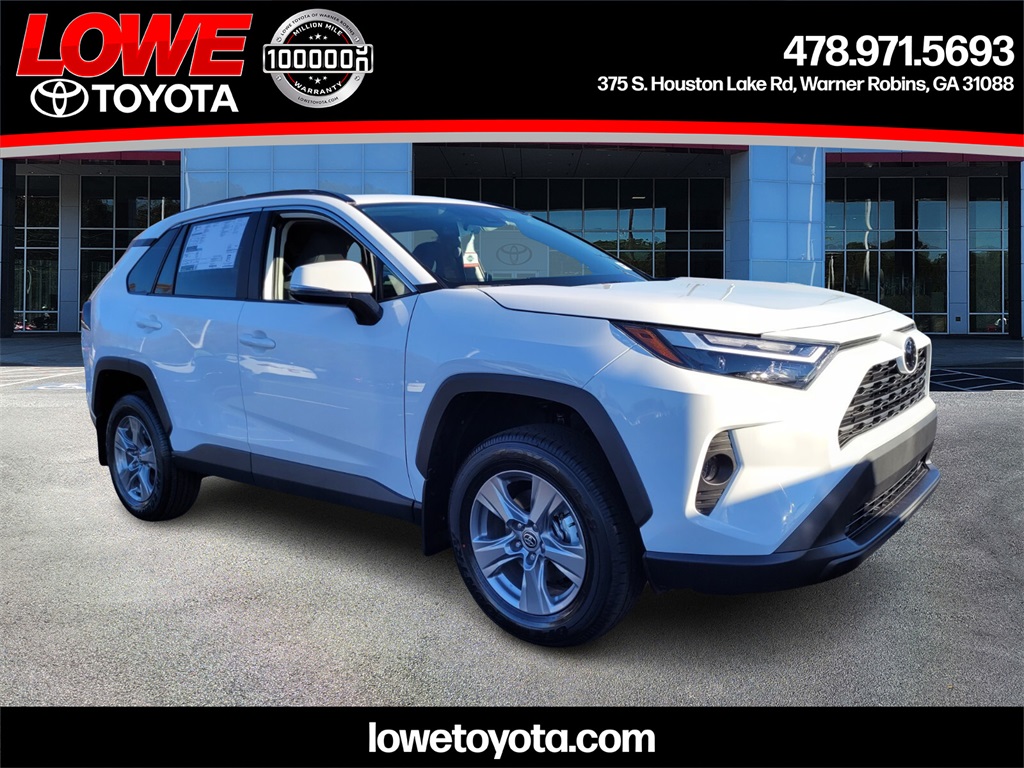 2025 Toyota RAV4 XLE's photo