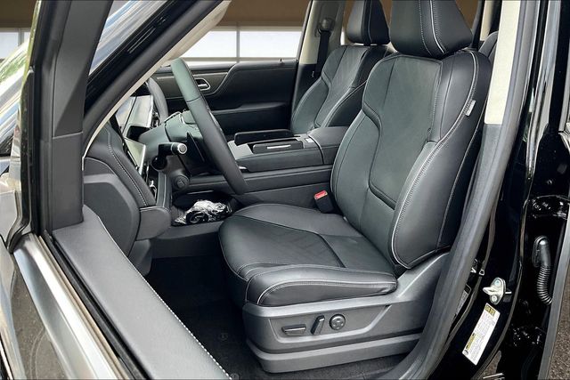 2026 Infiniti QX80 Luxe photo 18