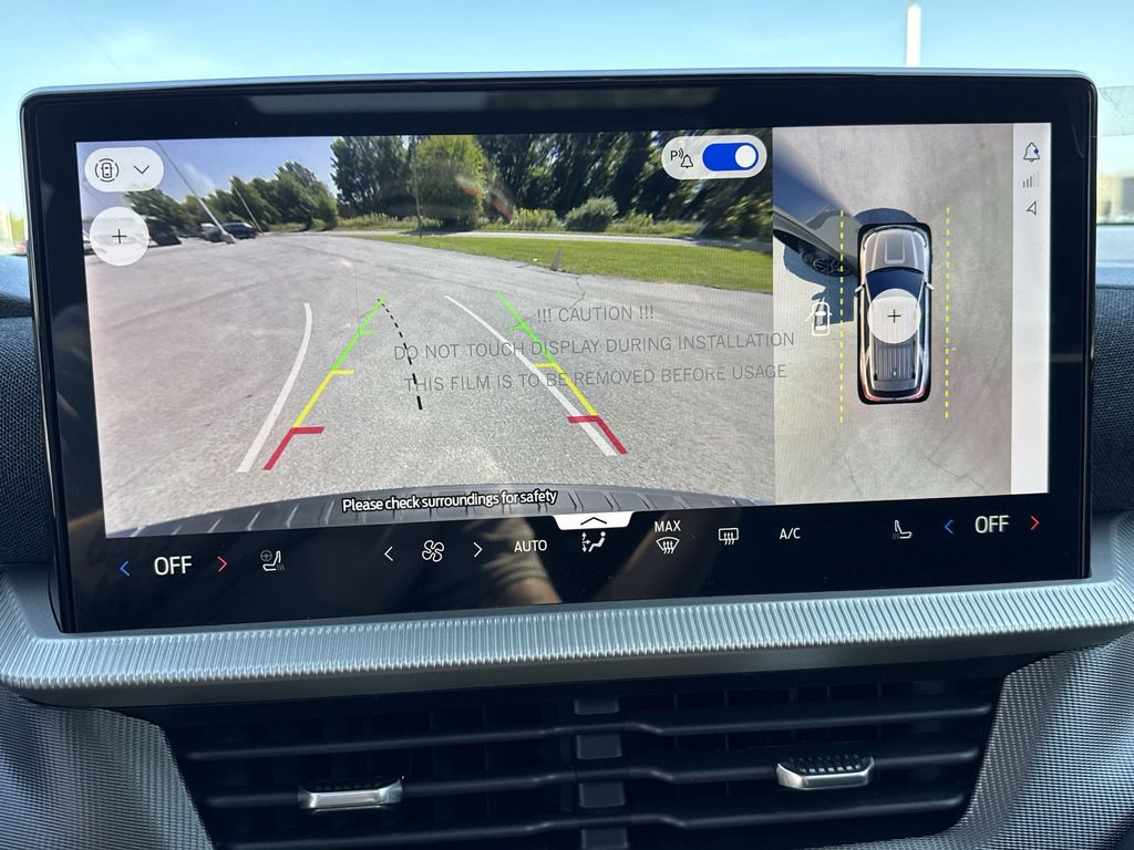 2025 Ford Explorer ST-Line photo 21