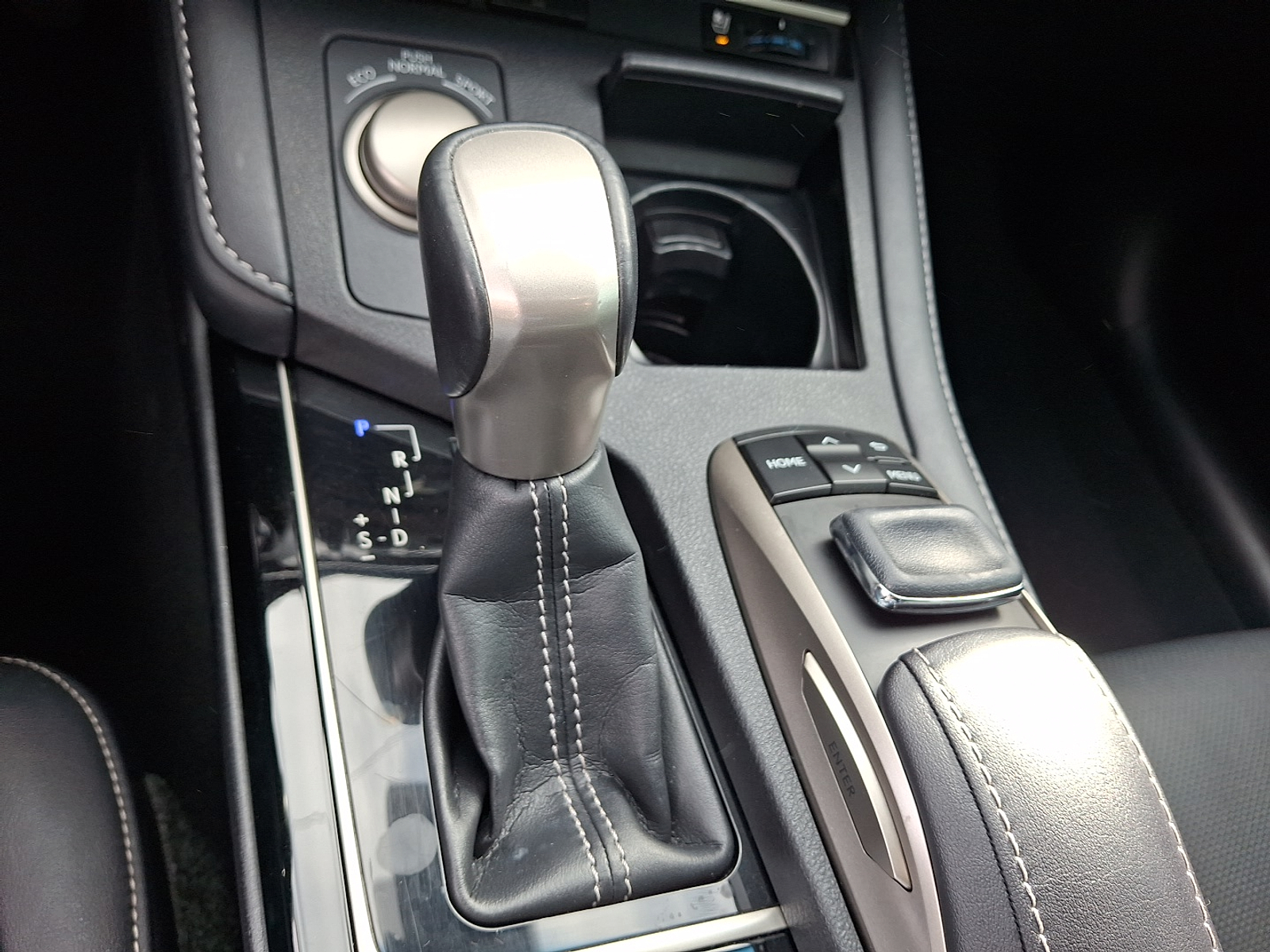 2017 Lexus ES 350 photo 2