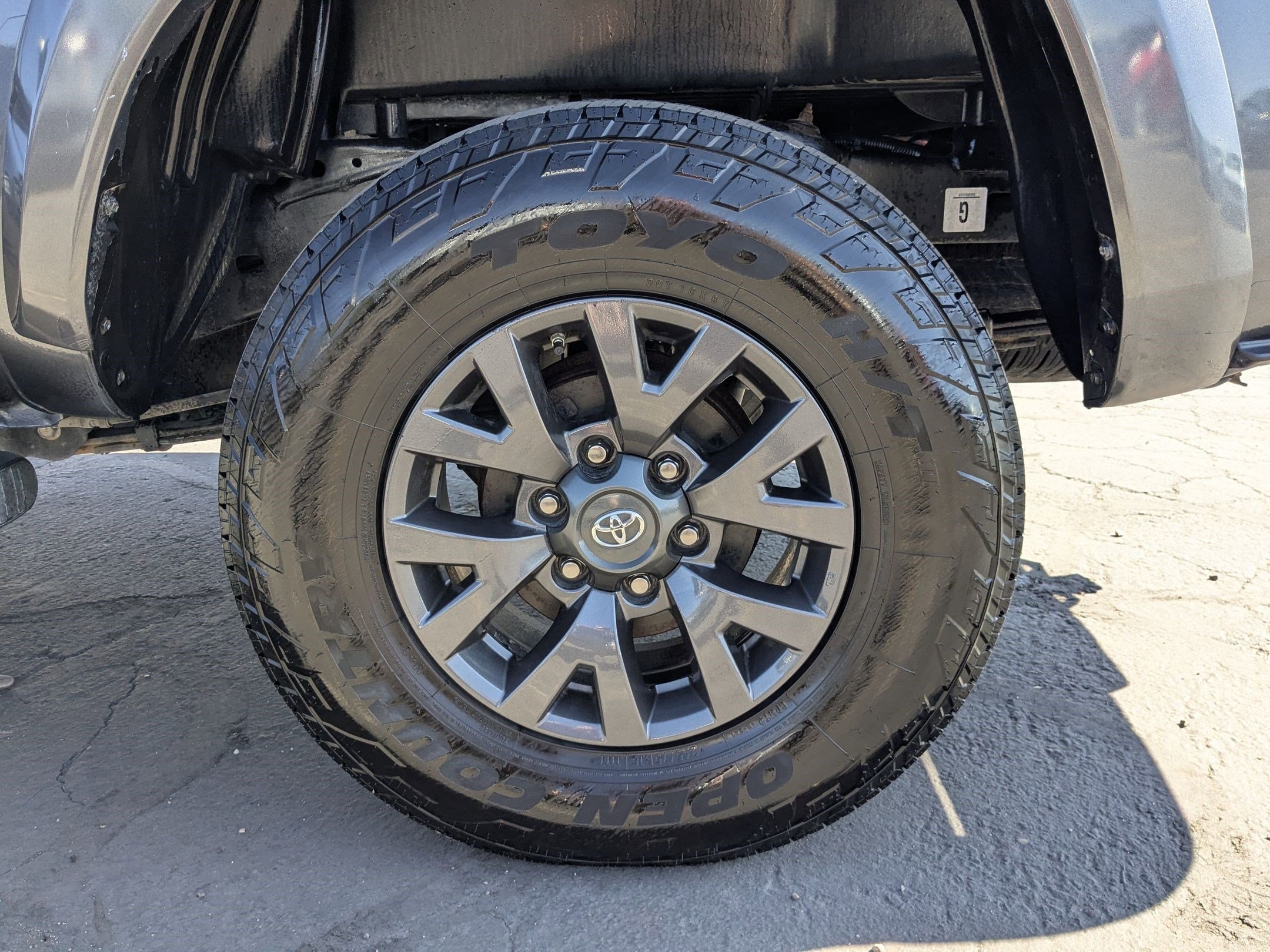 2020 Toyota Tacoma SR5 photo 28