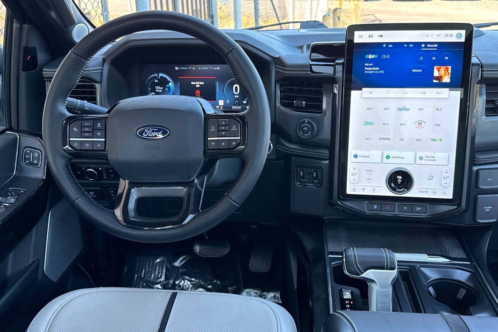 2024 Ford F-150 Lightning Platinum photo 14