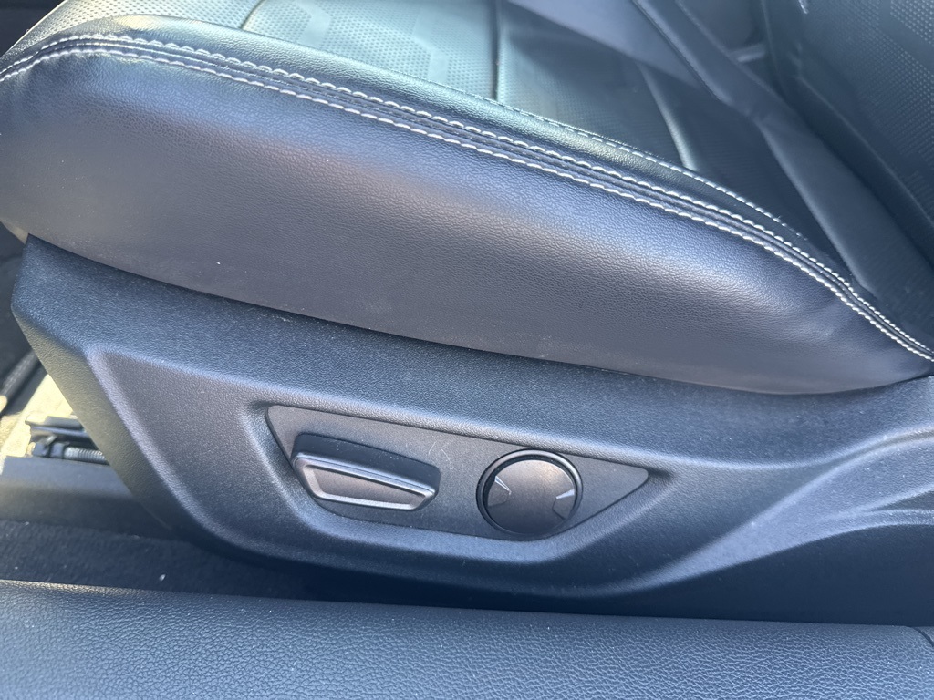2022 Ford Mustang EcoBoost Premium photo 7