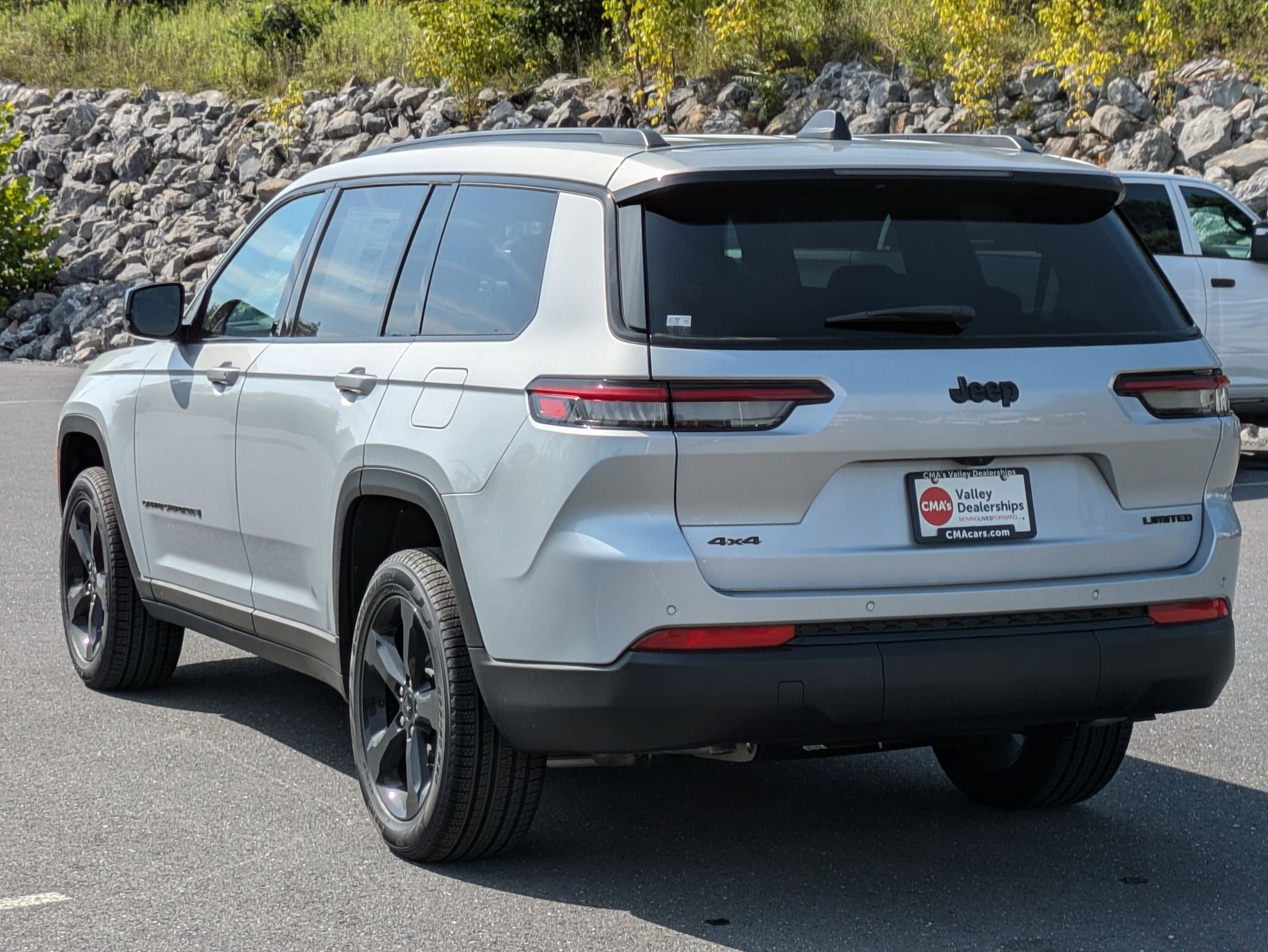 2025 Jeep Grand Cherokee Limited photo 4