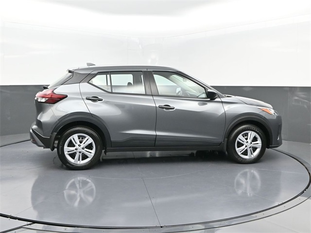 2025 Nissan Kicks Play S photo 4