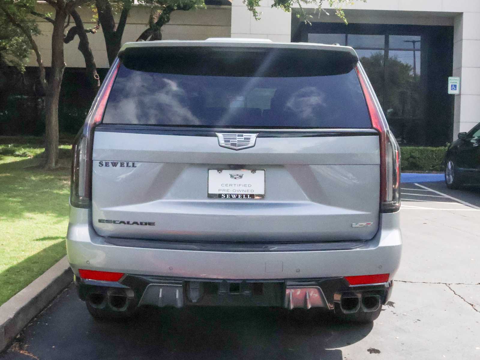 2024 Cadillac Escalade ESV V-Series photo 3